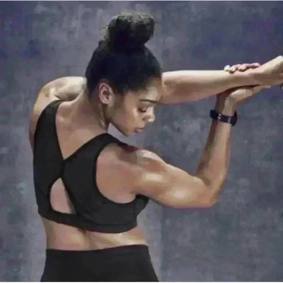 Athleta Sculptek Stealth Black Sports Bra Yoga Gym Athletic Stretch Size S - Picture 10 of 10